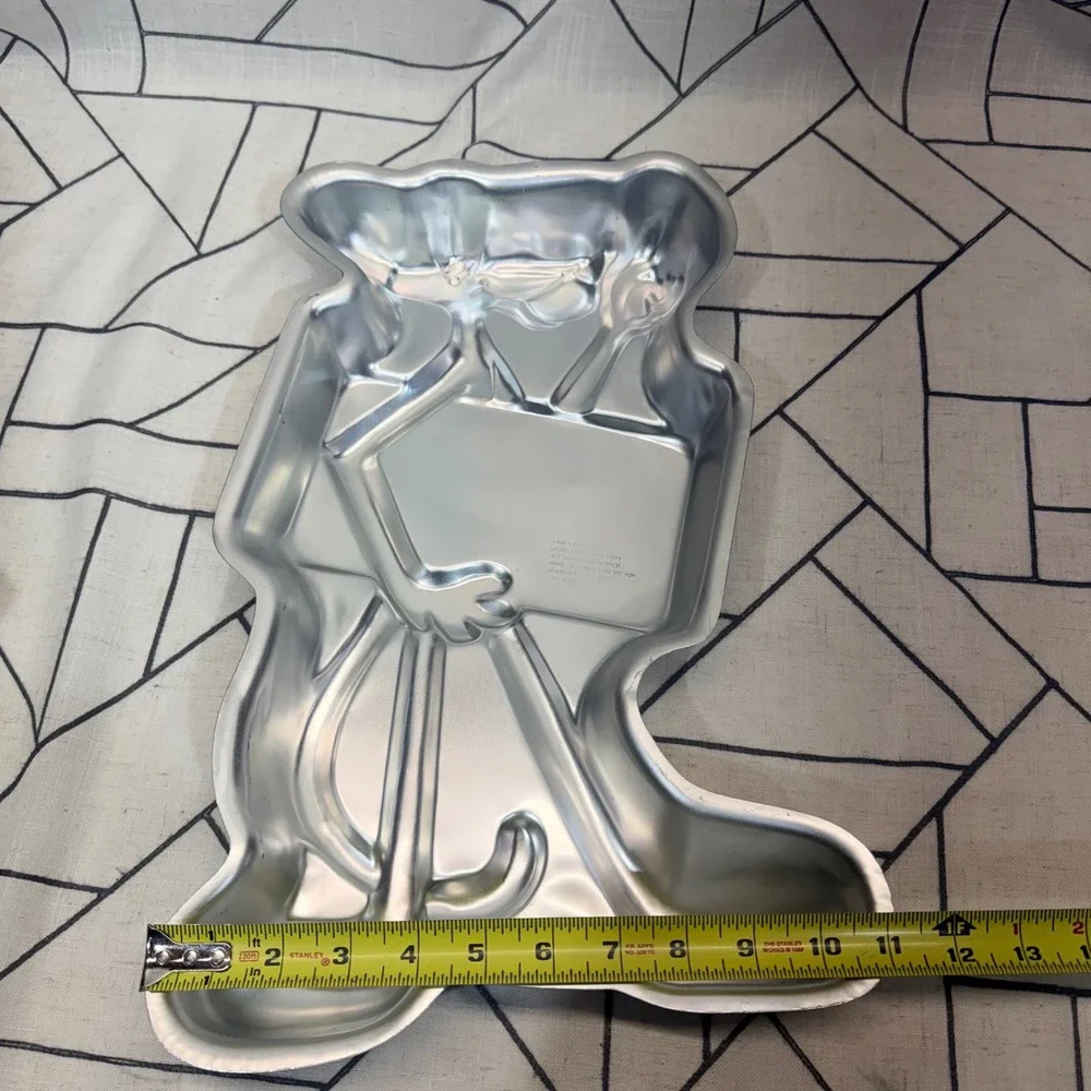 Wilton Pink Panther Cake Pan 17.5